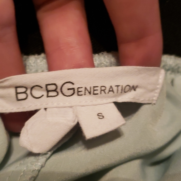 Mint green skirt - Picture 3 of 3